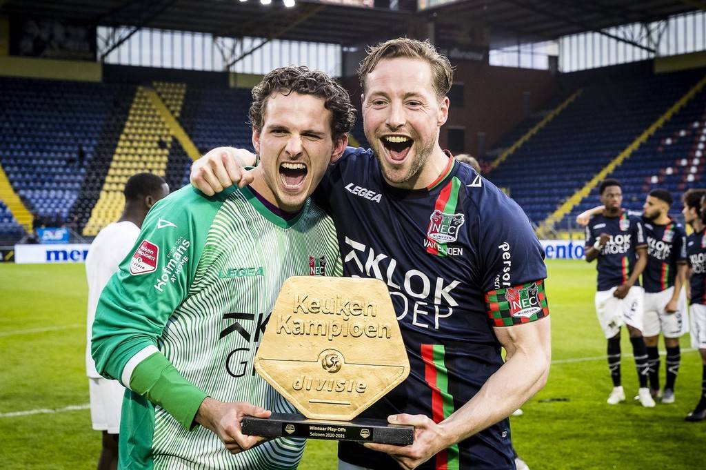 赛场上背上 赛场上背上