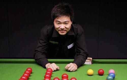 出示黄牌 出示黄牌