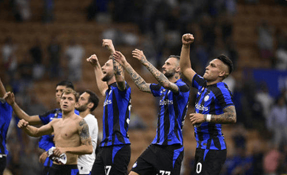 已将目光紧 已将目光紧